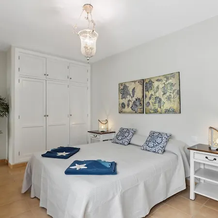 Views I By Escapehome