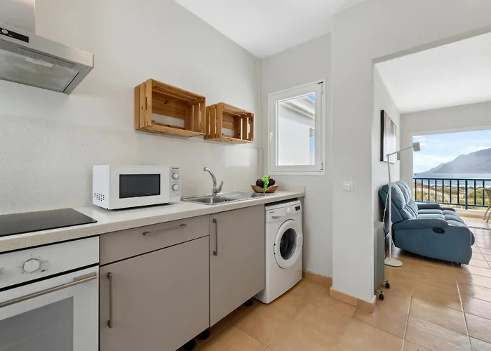 Views I By Escape * 파마라